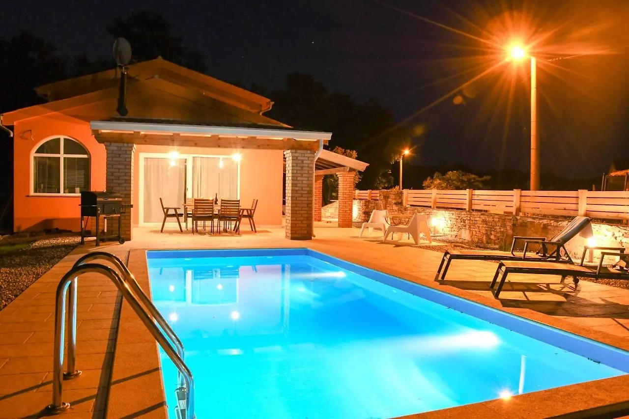 Villa Ariya
