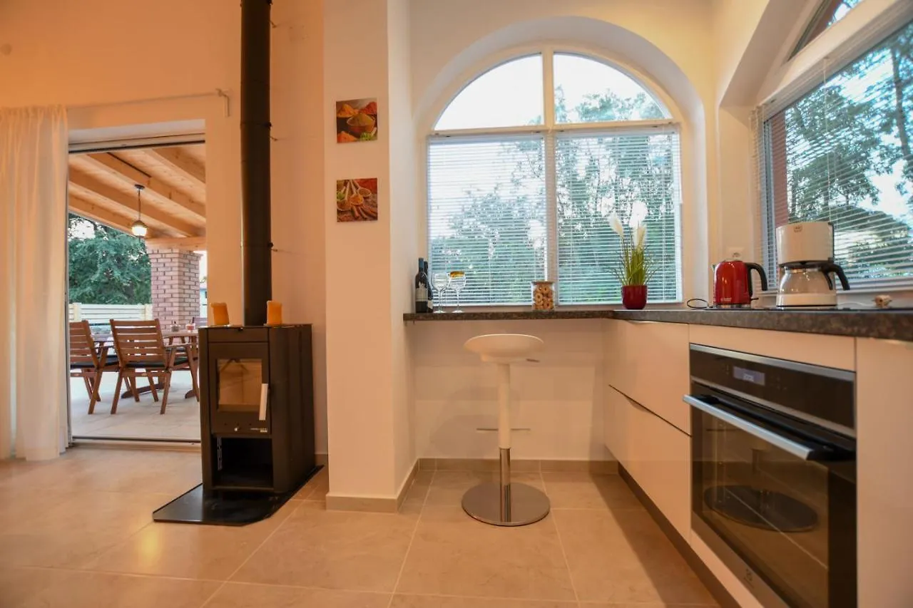 Villa Ariya